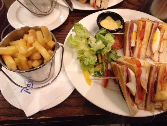 Quayside Bar and Lounge